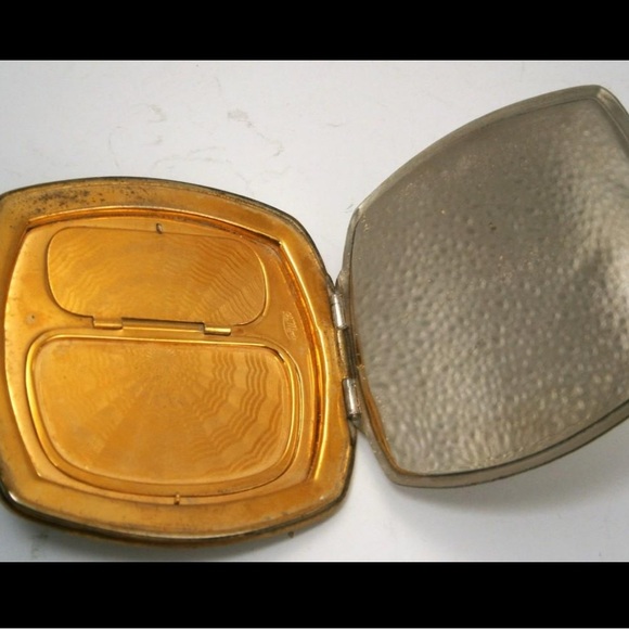 Vintage La Mode Black & Floral Guilloche Compact Mirror - Circa 1930s-40s - Picture 5 of 16